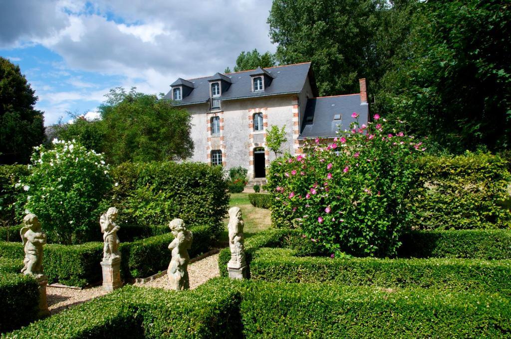 Le Moulin Bregeon Bed & Breakfast Linieres-Bouton Exterior photo
